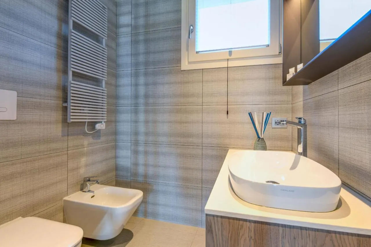 Rio Beach Apartment デセンツァーノ・デル・ガルダ