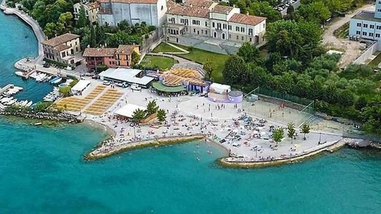 Rio Beach Apartment デセンツァーノ・デル・ガルダ